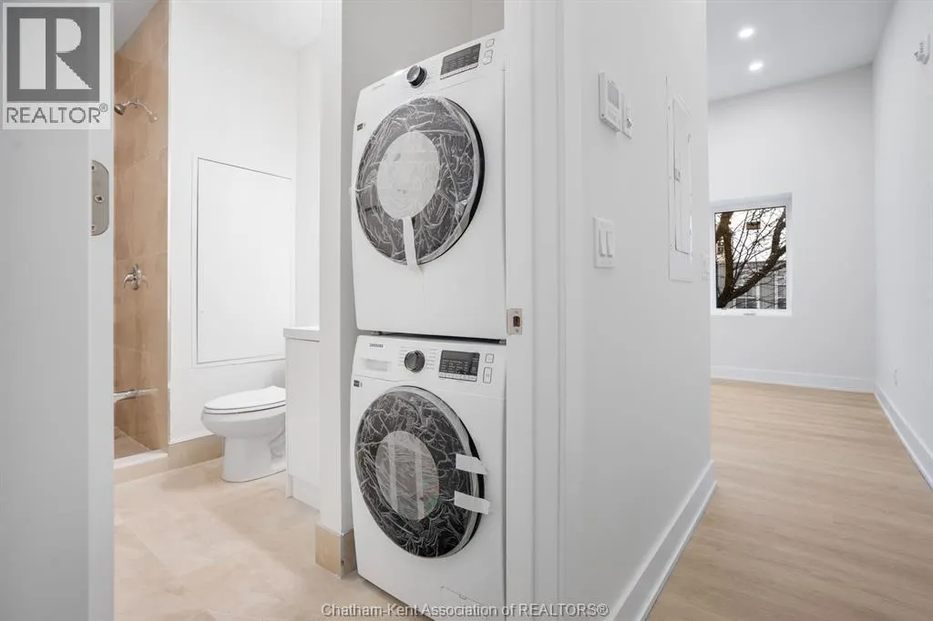 153 King STREET West Unit# 5