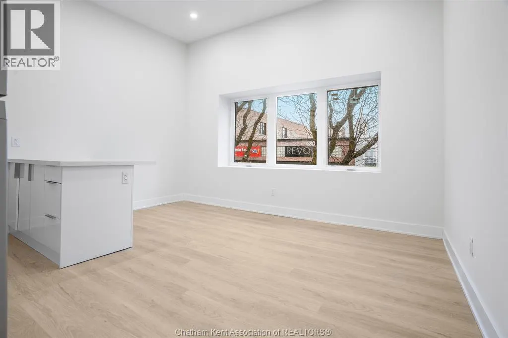 153 King STREET West Unit# 5