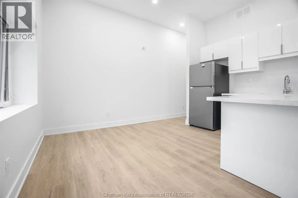153 King STREET West Unit# 5