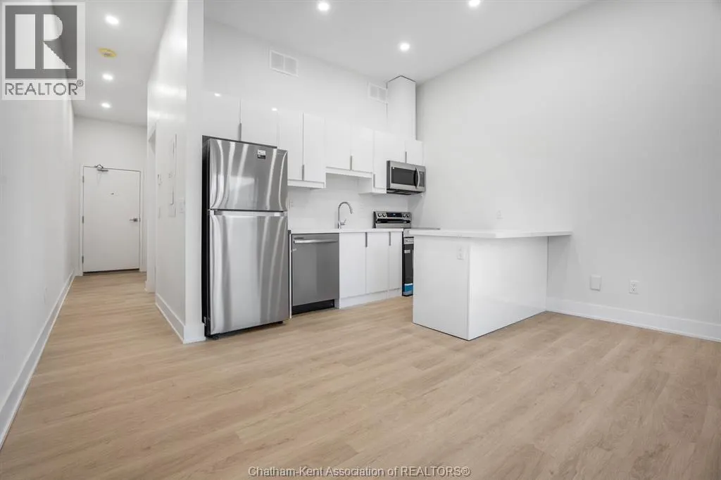 153 King STREET West Unit# 5