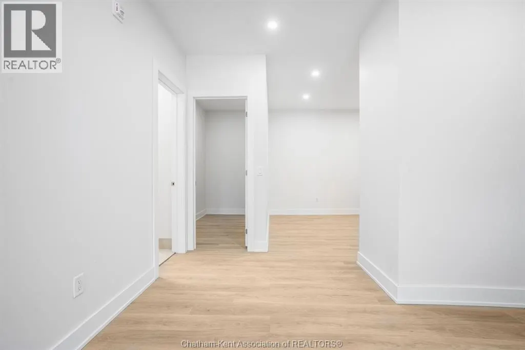 153 King STREET West Unit# 3