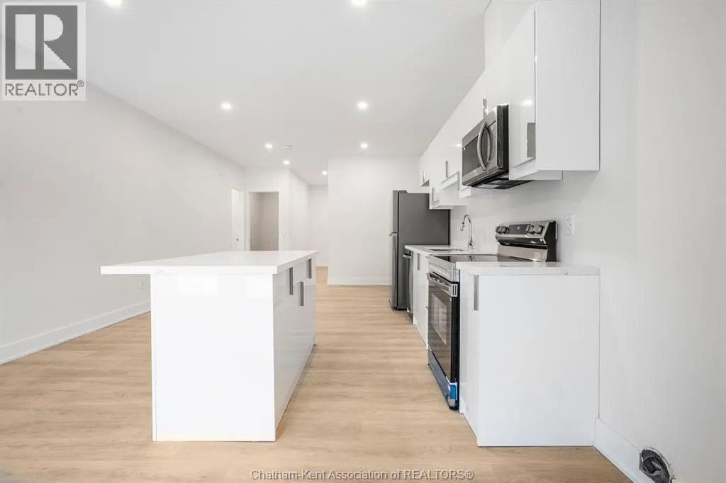 153 King STREET West Unit# 3