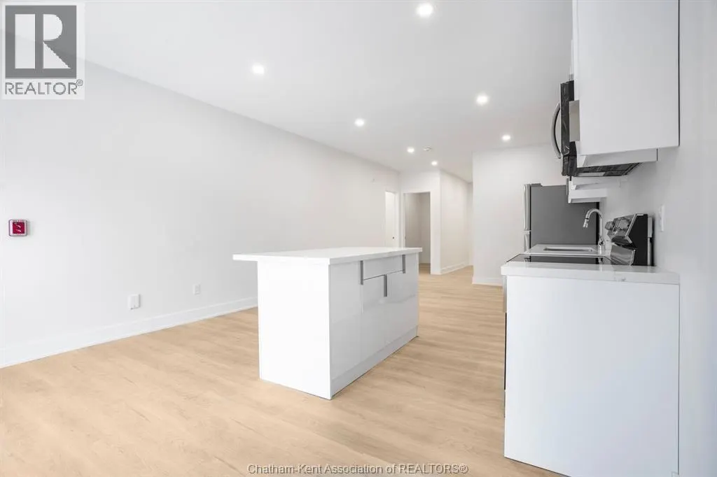 153 King STREET West Unit# 3