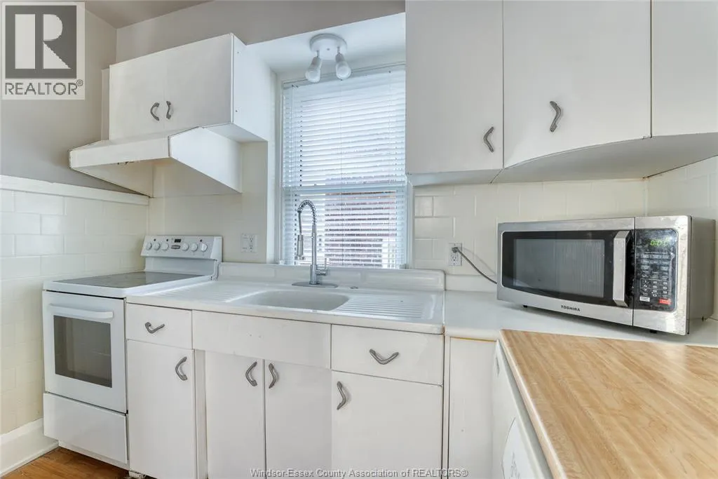 1516 DUFFERIN
