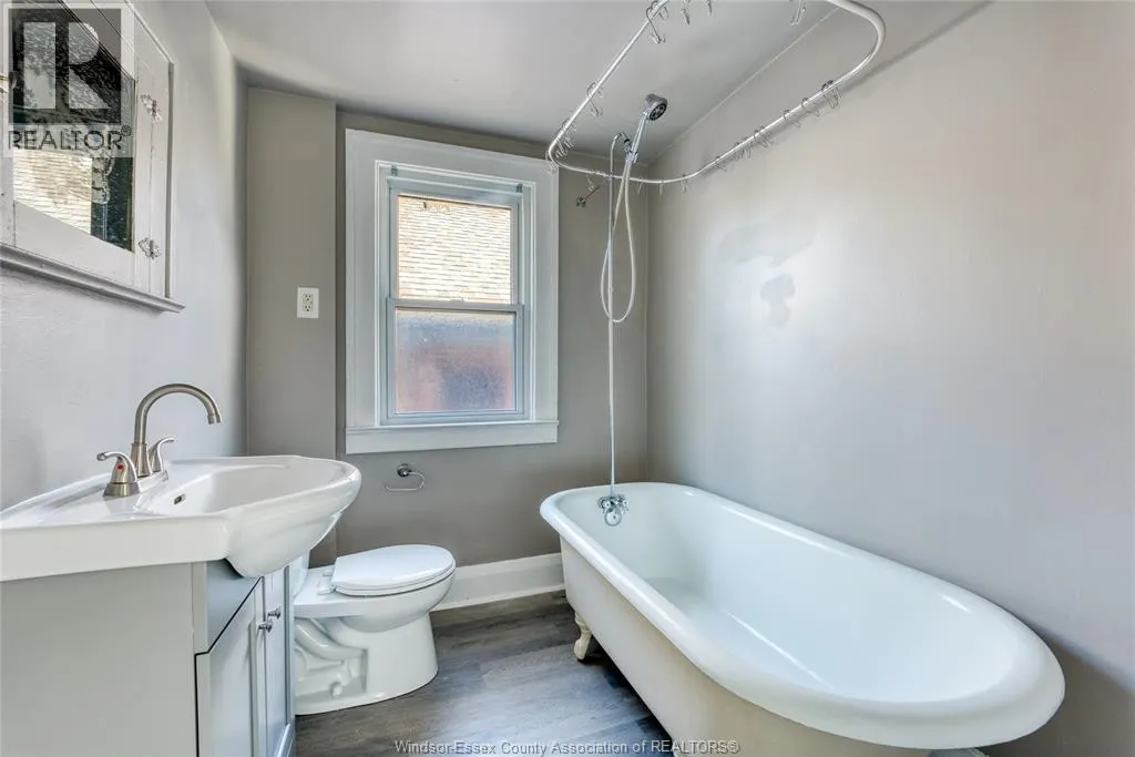 1516 DUFFERIN