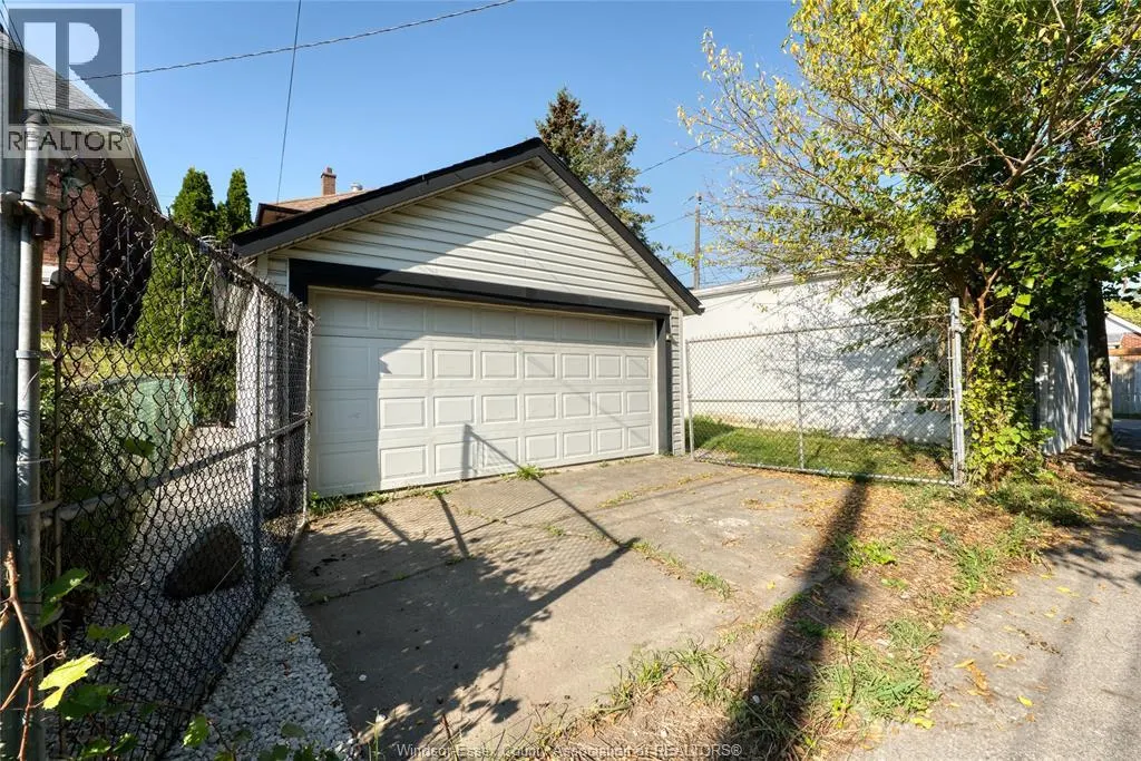 1516 DUFFERIN