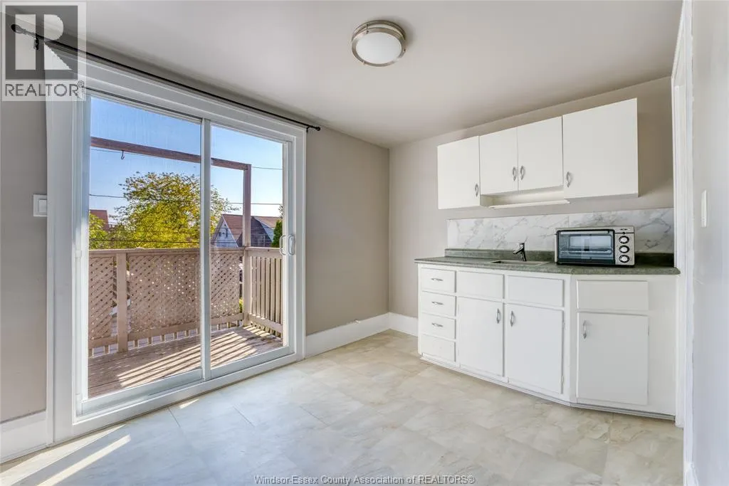 1516 DUFFERIN