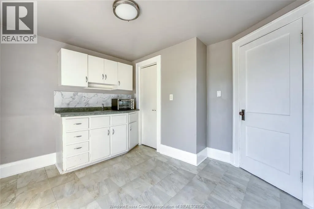 1516 DUFFERIN