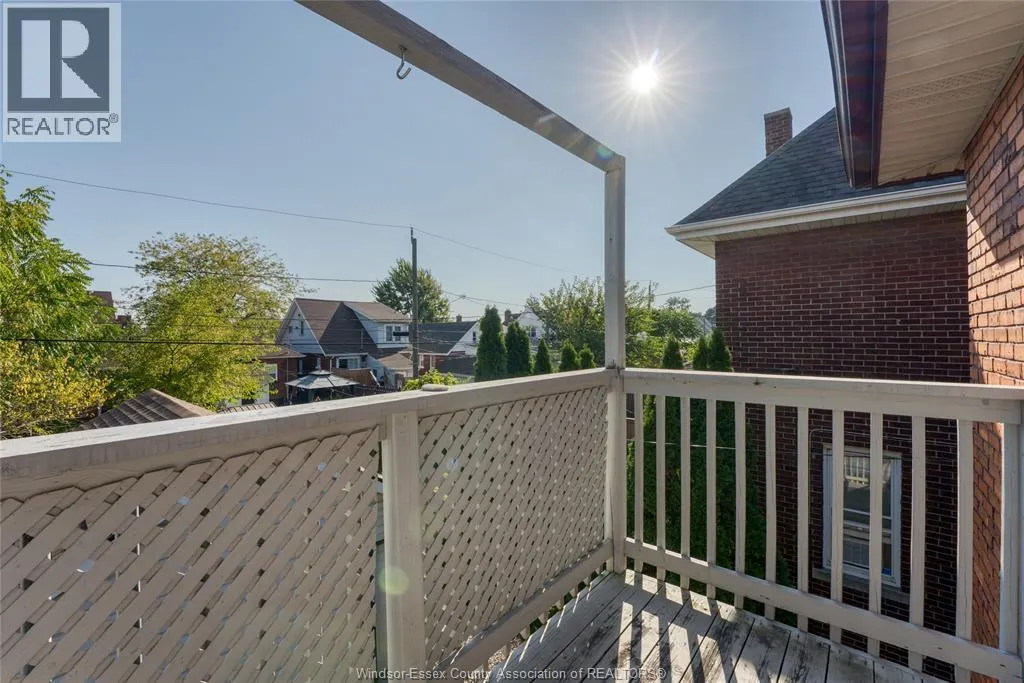 1516 DUFFERIN