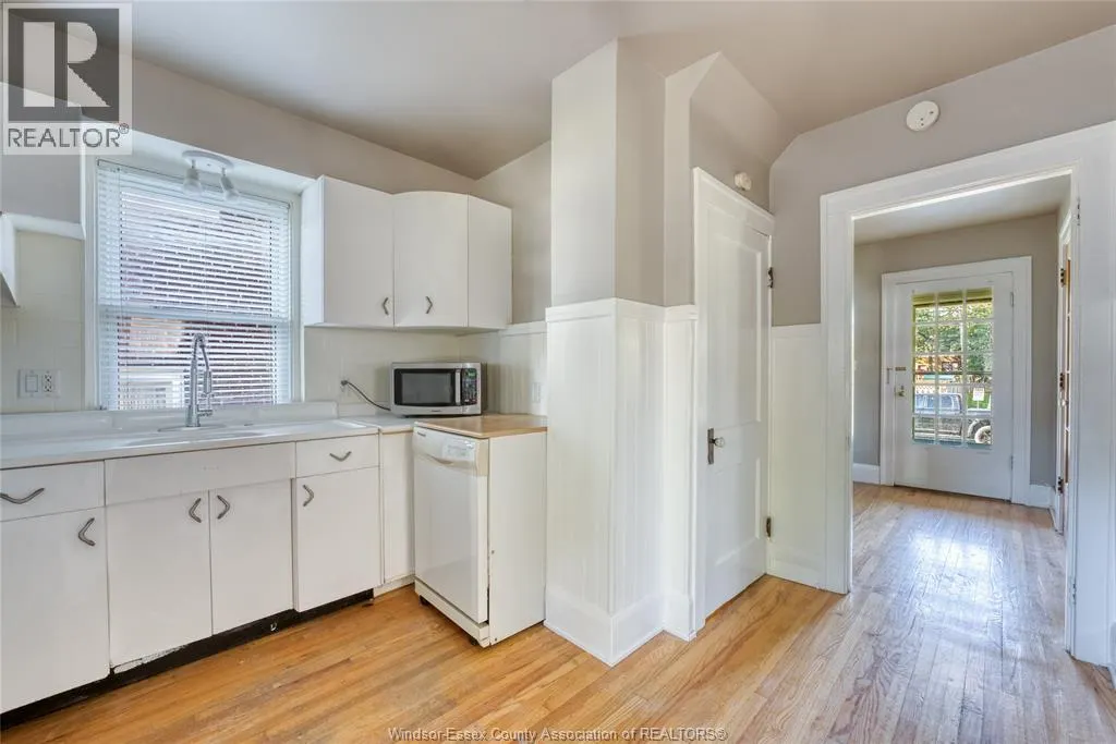 1516 DUFFERIN
