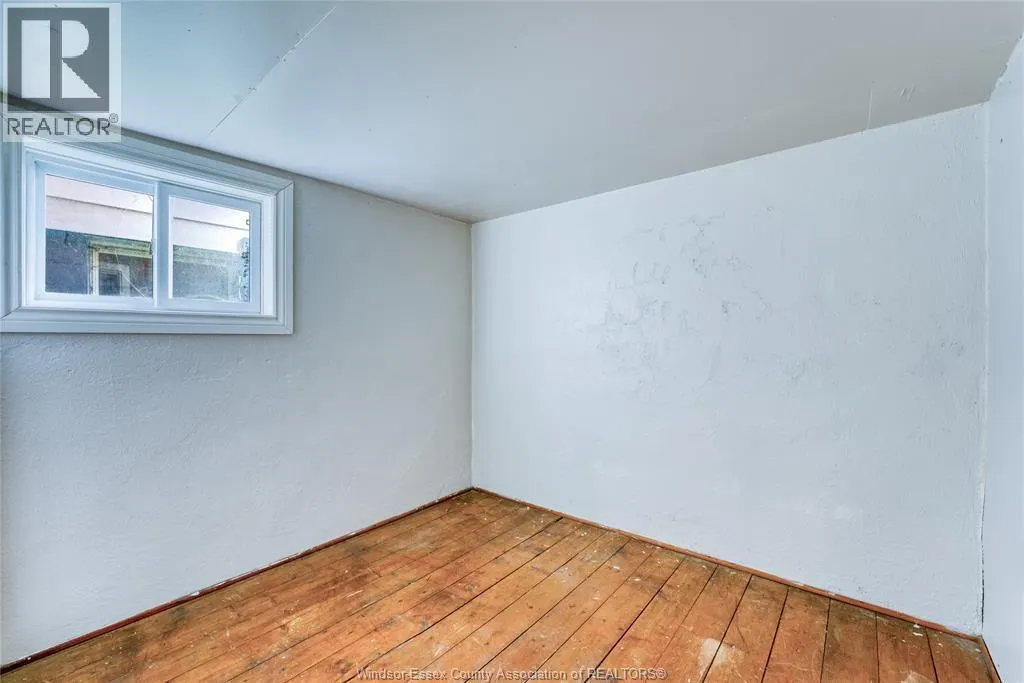 1516 DUFFERIN