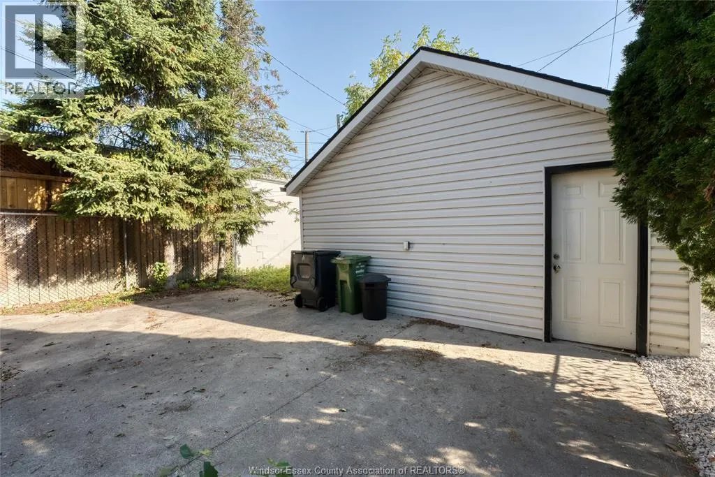 1516 DUFFERIN