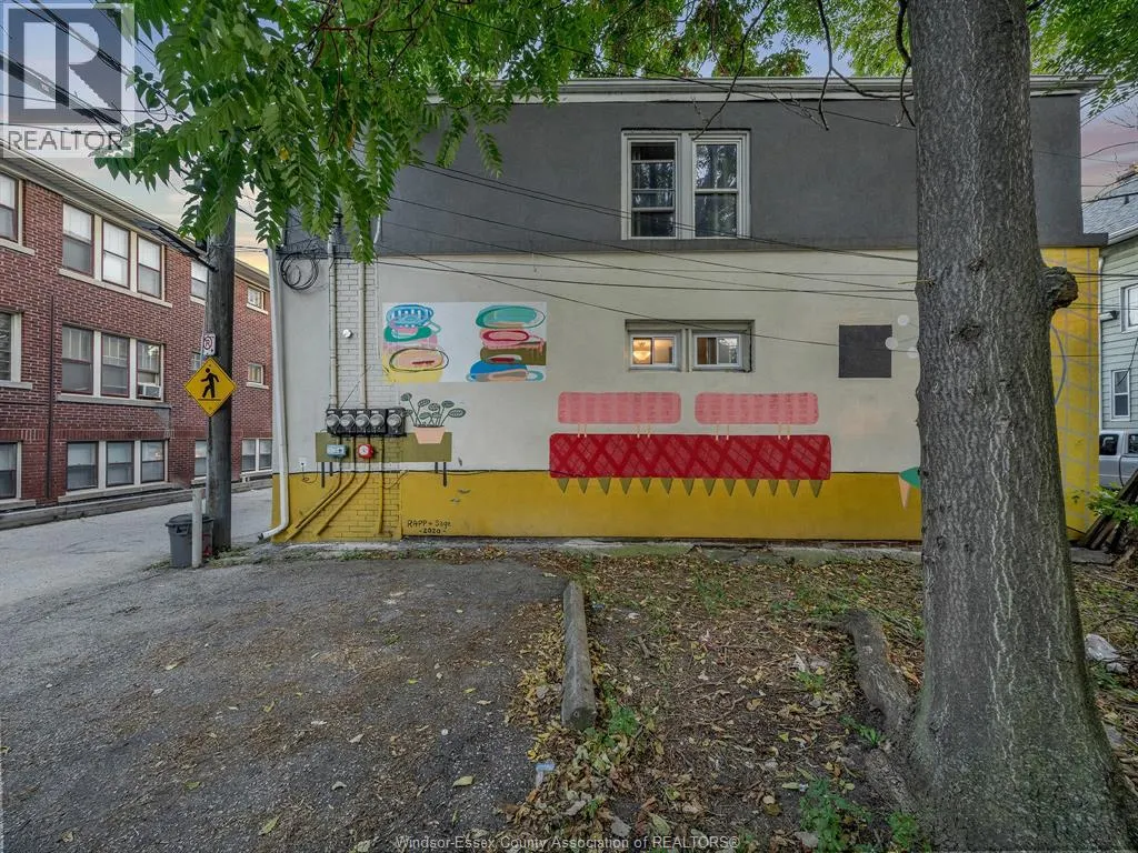 154-156 ELLIOTT STREET West