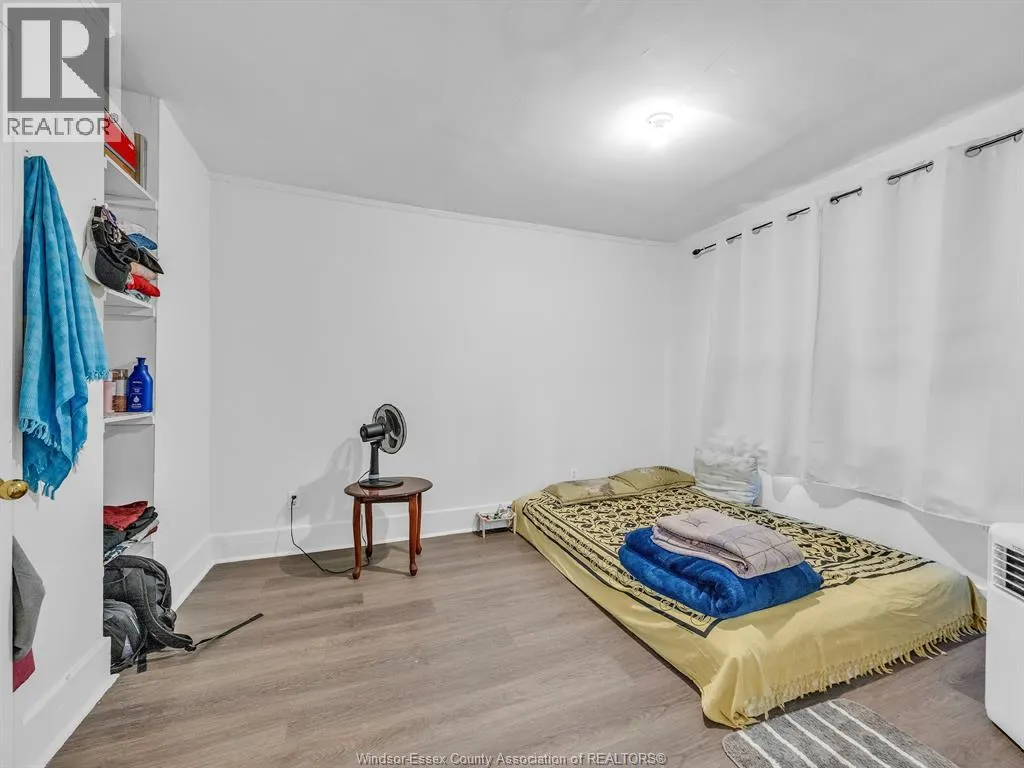 154-156 ELLIOTT STREET West