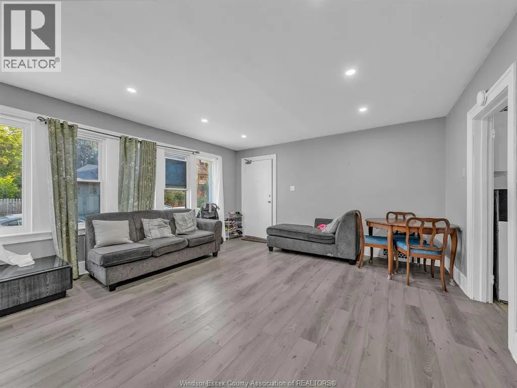 154-156 ELLIOTT STREET West