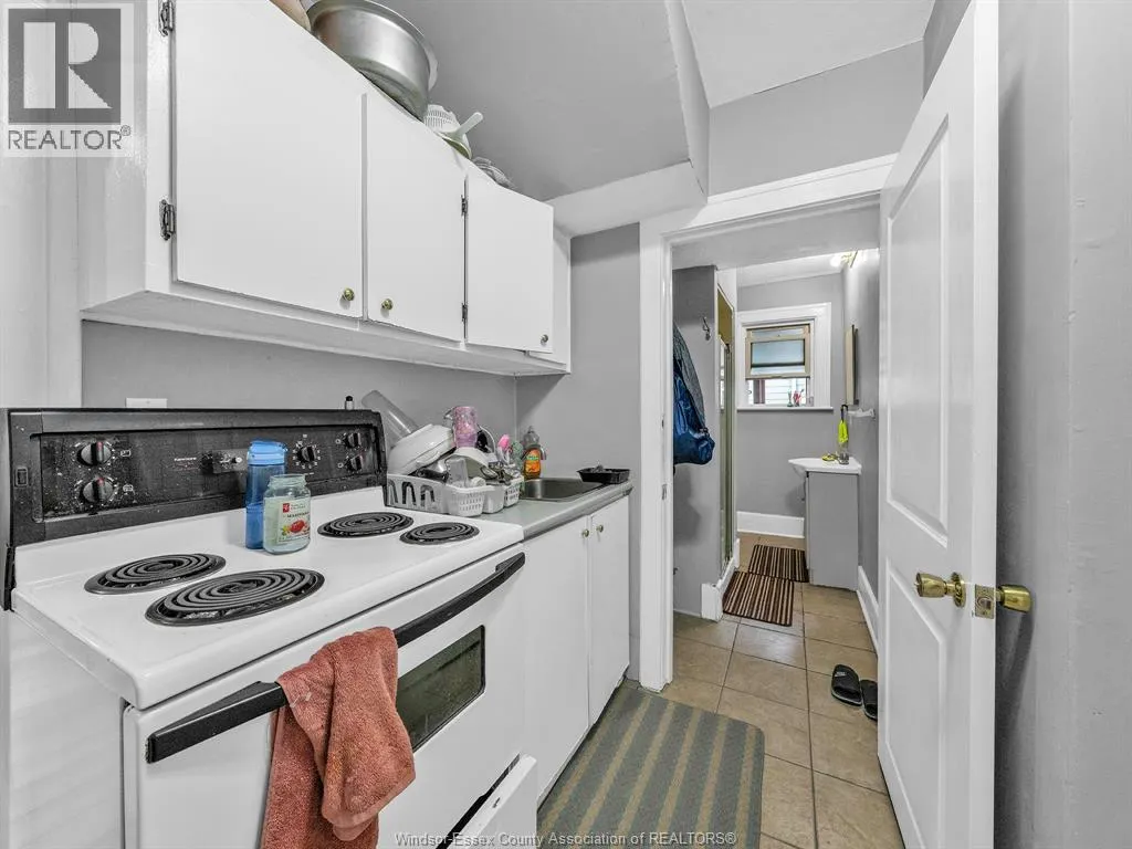 154-156 ELLIOTT STREET West