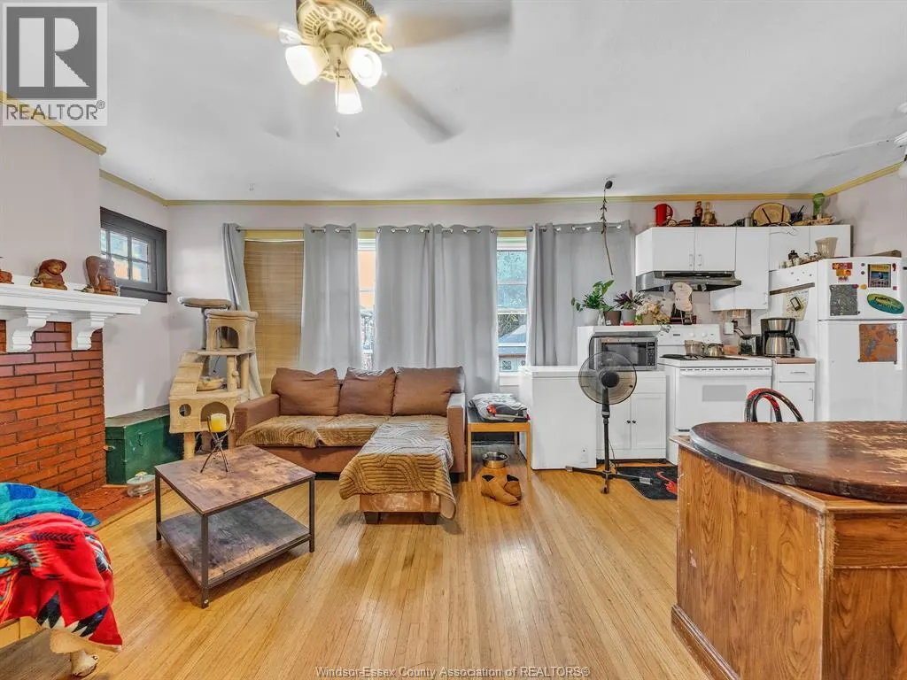 154-156 ELLIOTT STREET West