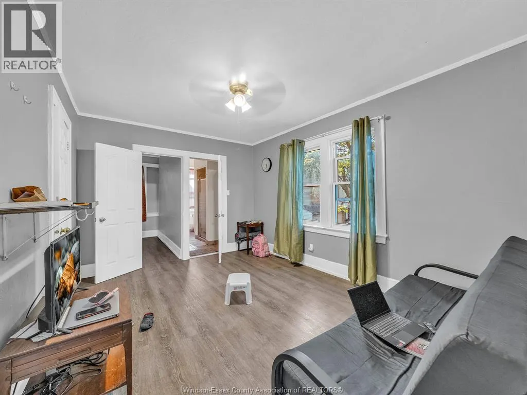 154-156 ELLIOTT STREET West