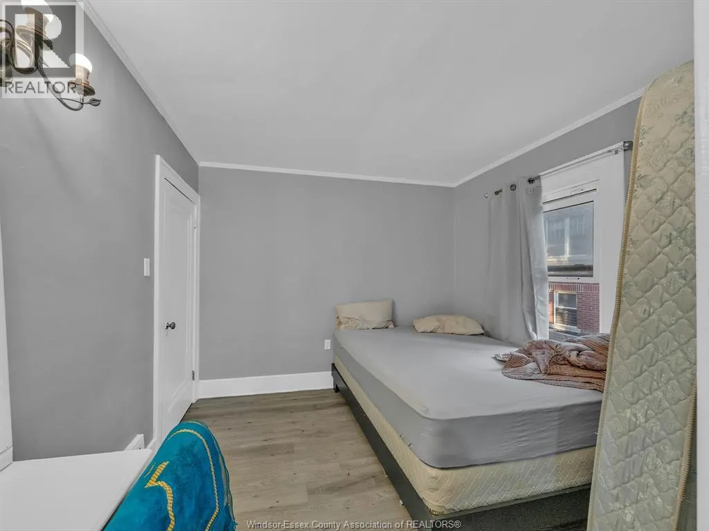 154-156 ELLIOTT STREET West