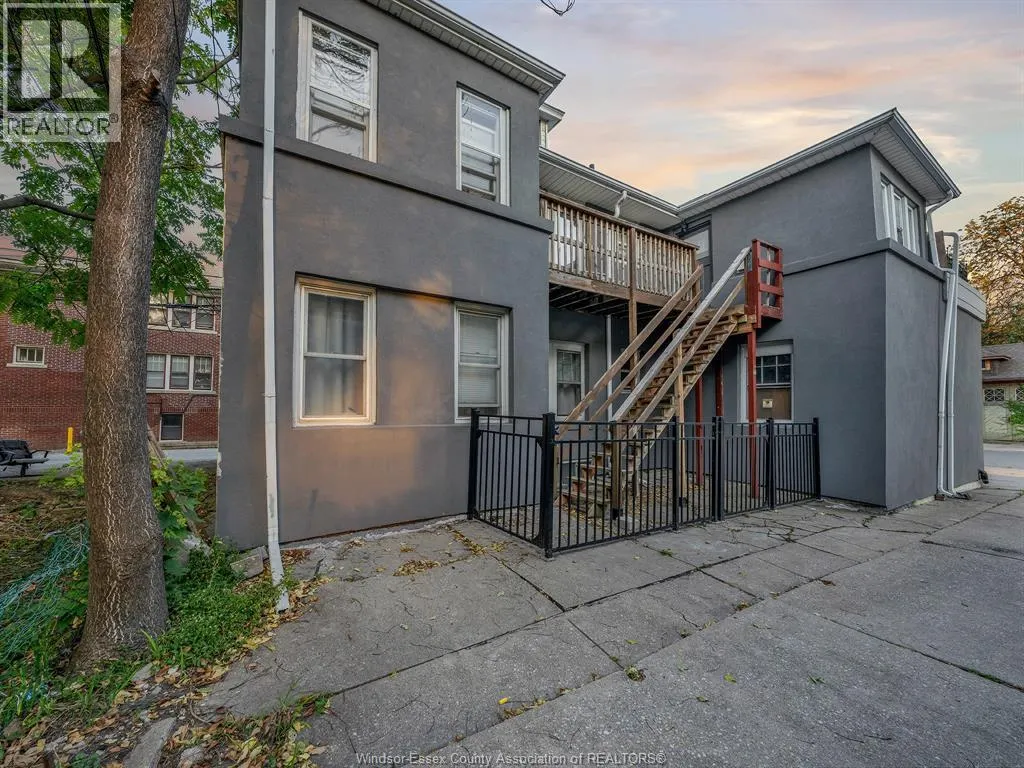 154-156 ELLIOTT STREET West