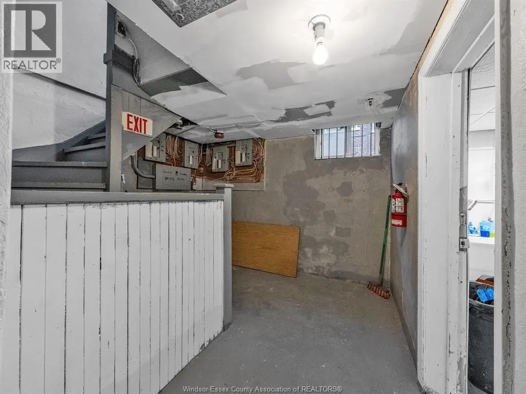154-156 ELLIOTT STREET West