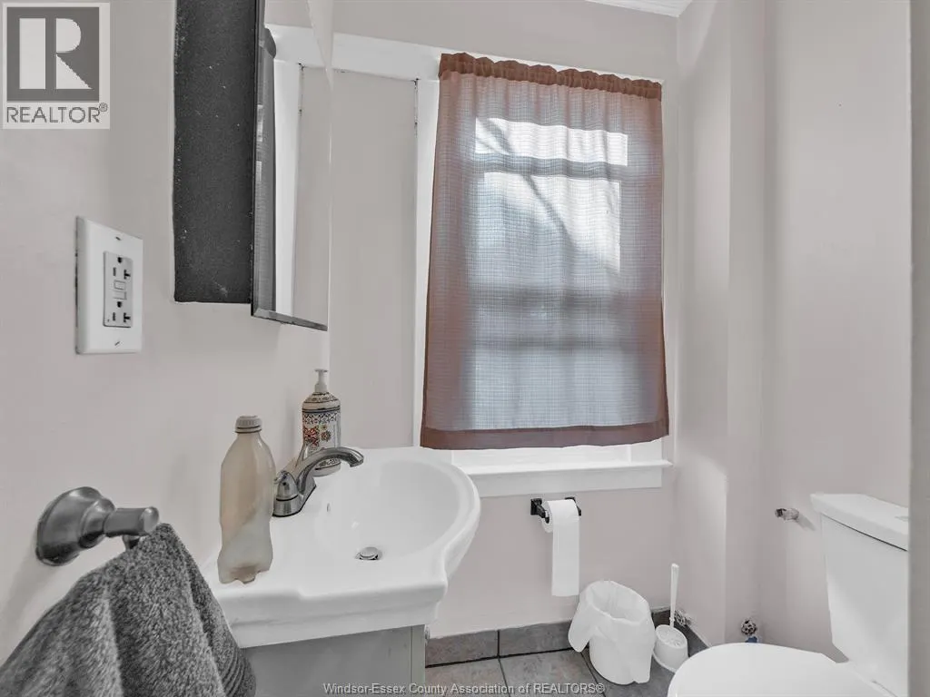 154-156 ELLIOTT STREET West