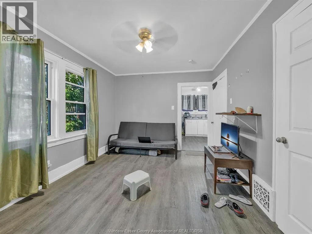 154-156 ELLIOTT STREET West