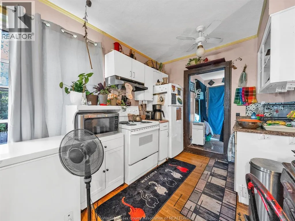 154-156 ELLIOTT STREET West
