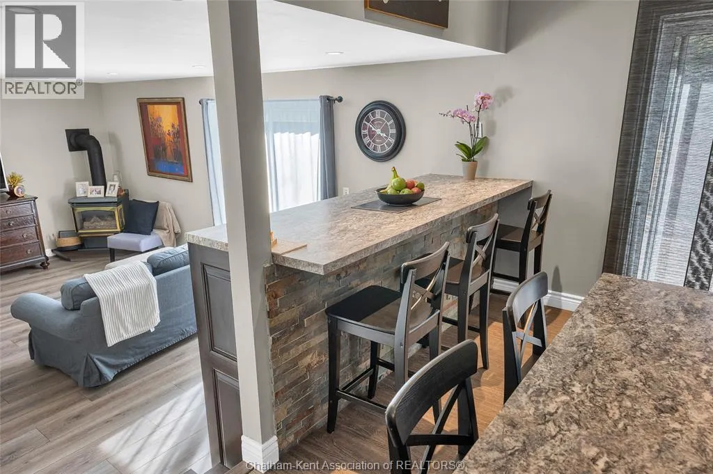 116 Thornhill CRESCENT