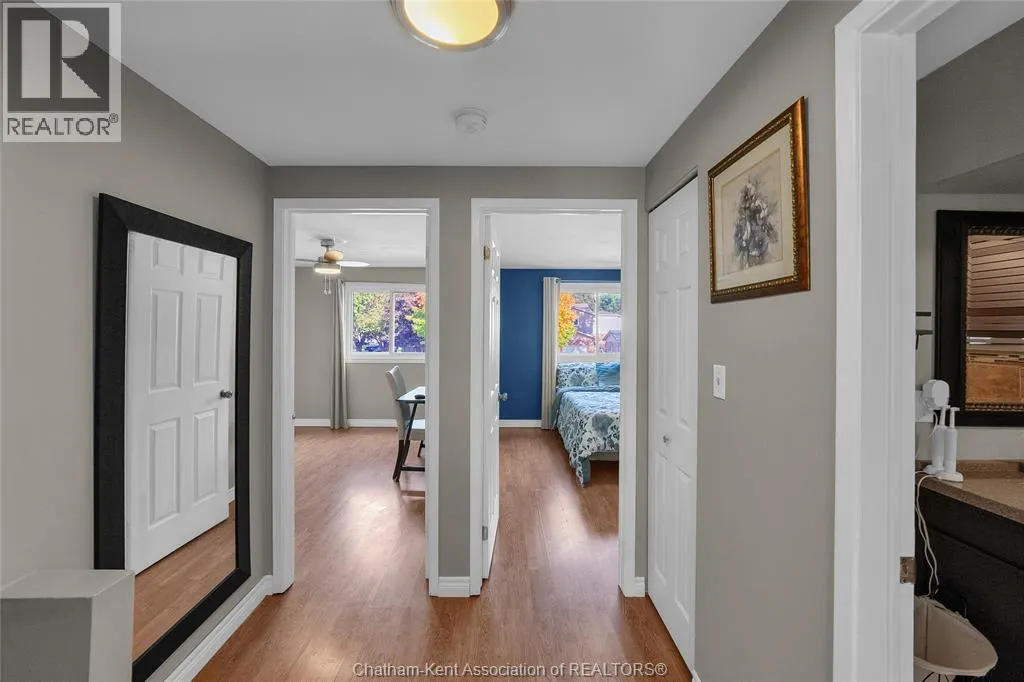 116 Thornhill CRESCENT