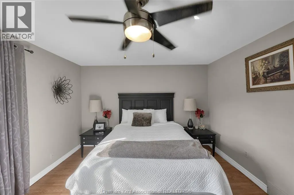 116 Thornhill CRESCENT
