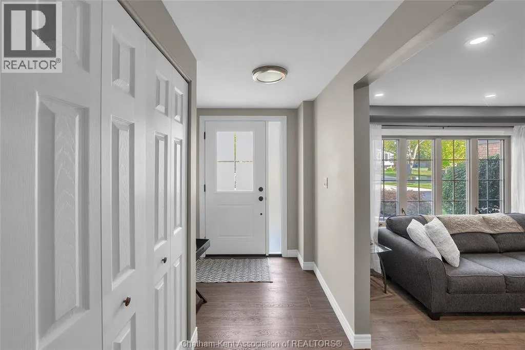 116 Thornhill CRESCENT