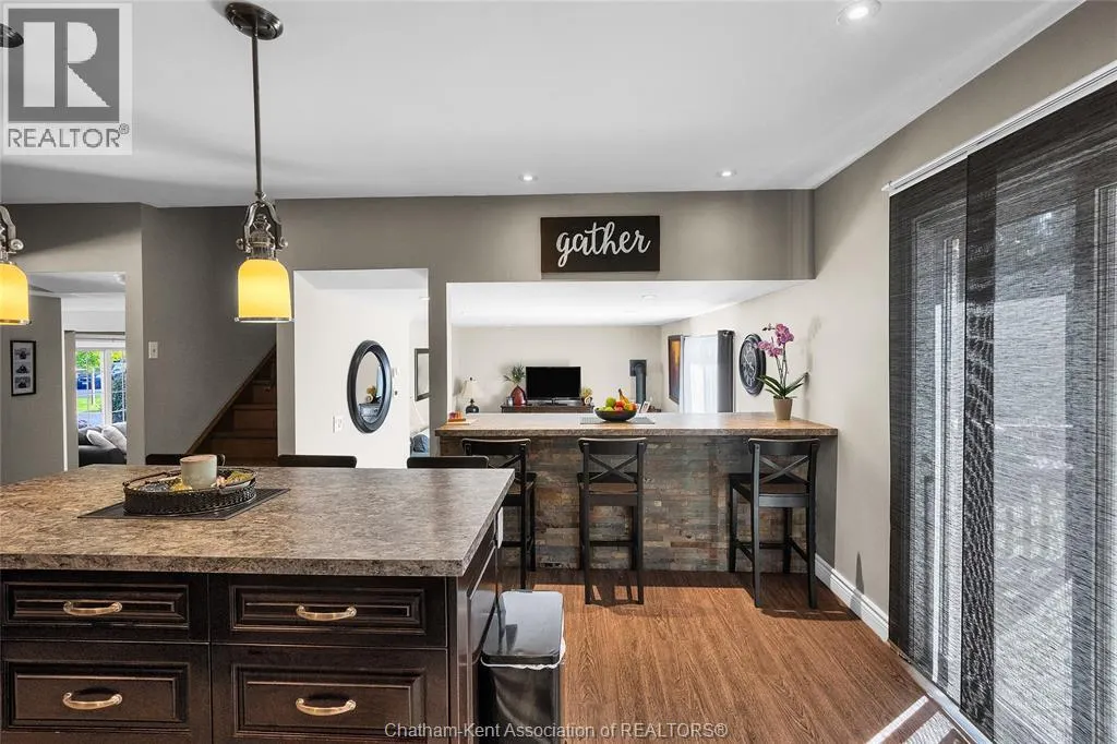 116 Thornhill CRESCENT