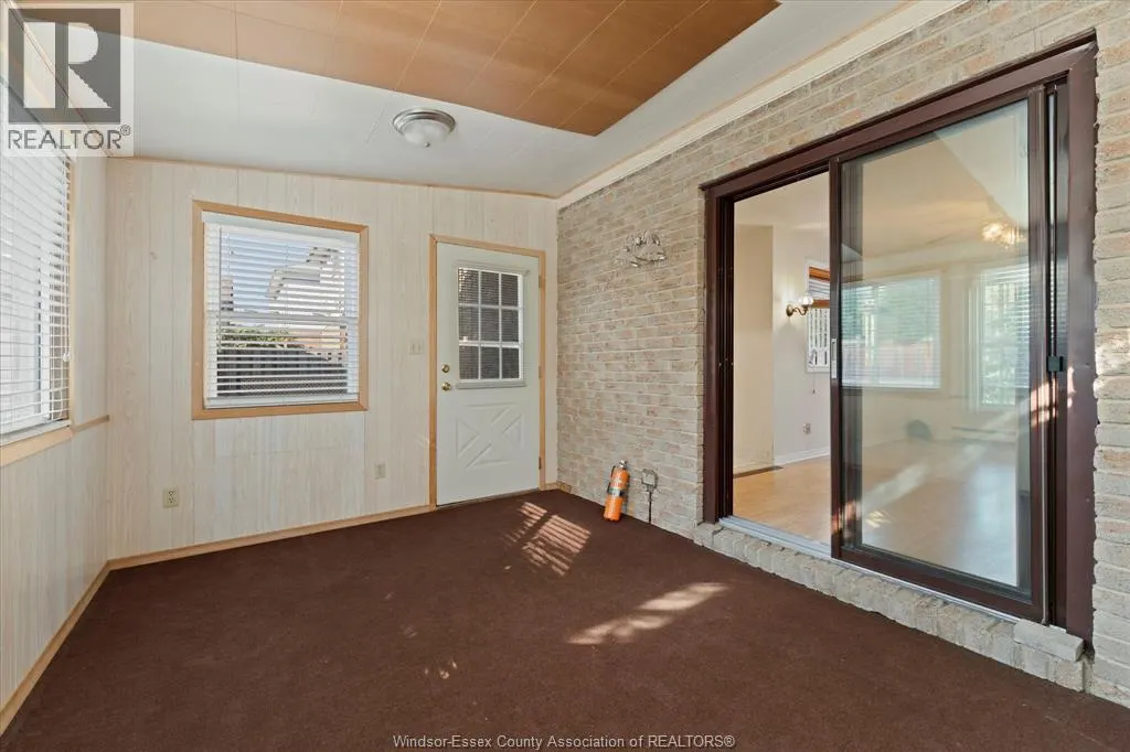 1395 BAYSWATER CRESCENT