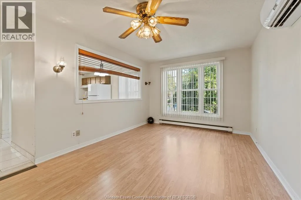 1395 BAYSWATER CRESCENT