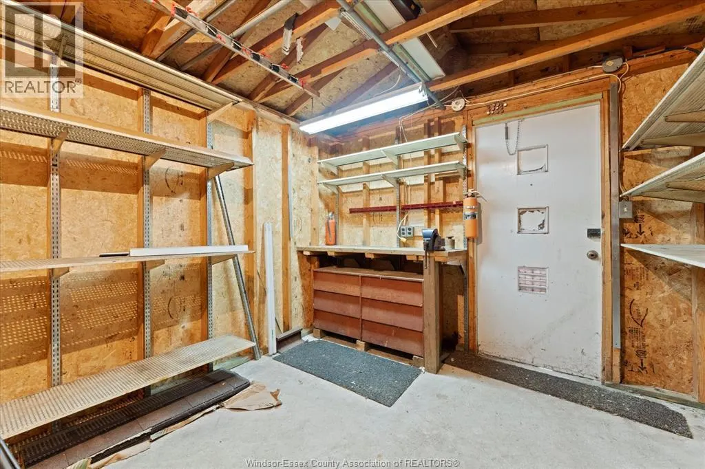 1395 BAYSWATER CRESCENT