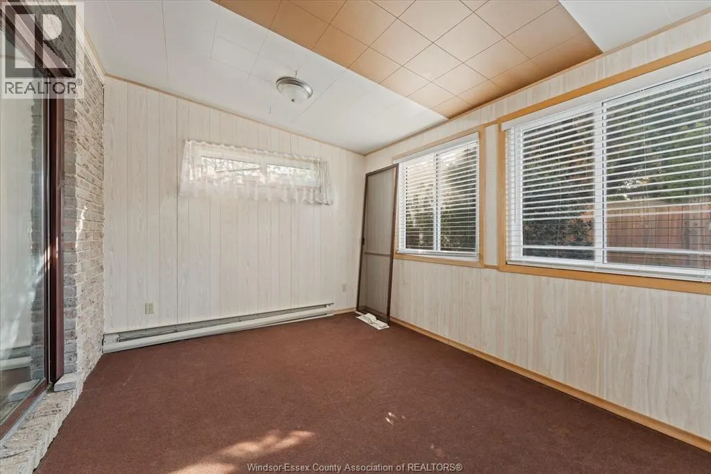 1395 BAYSWATER CRESCENT