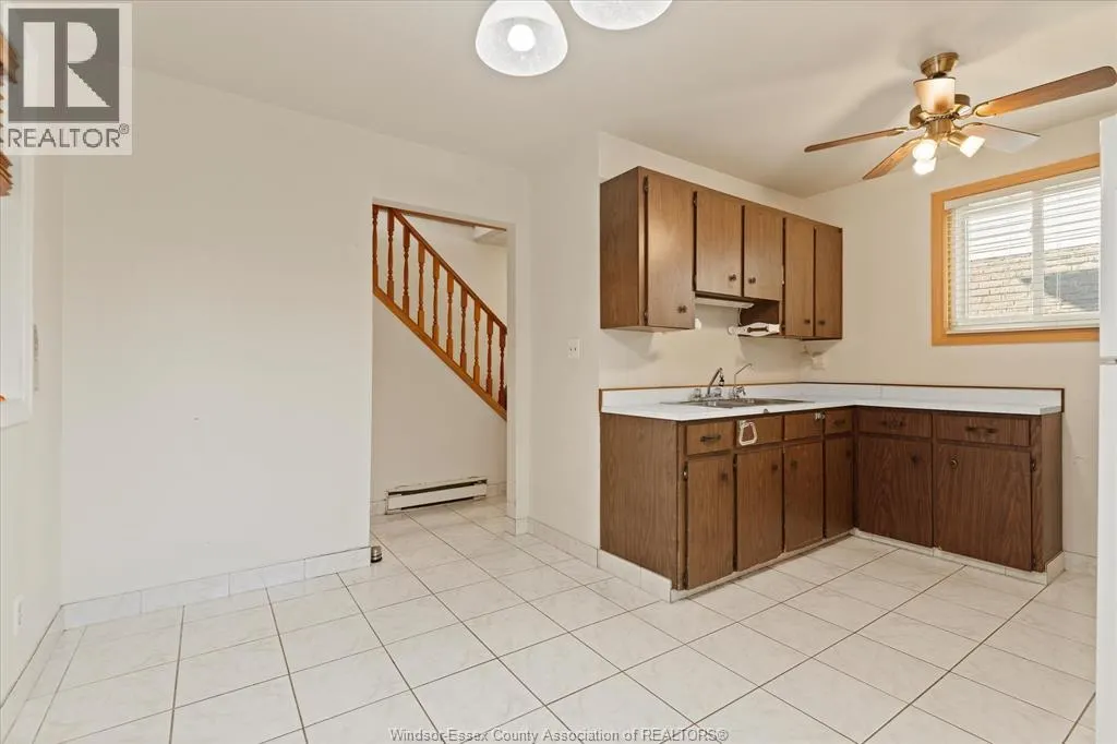 1395 BAYSWATER CRESCENT