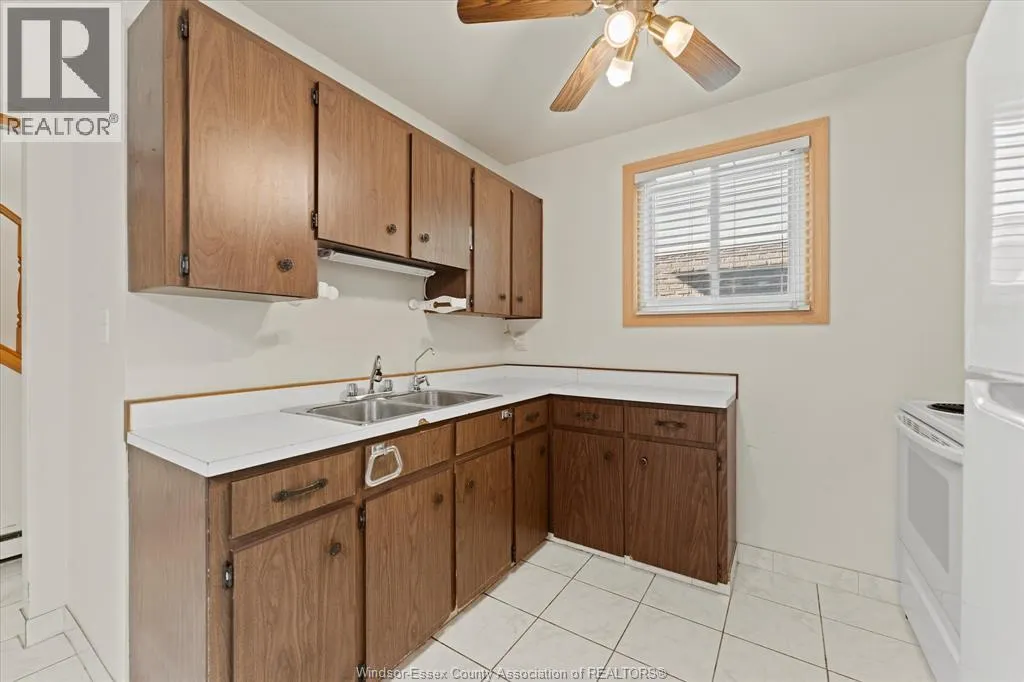 1395 BAYSWATER CRESCENT