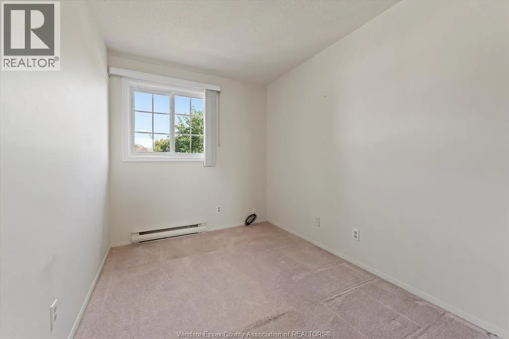 1395 BAYSWATER CRESCENT