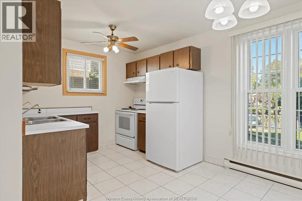 1395 BAYSWATER CRESCENT