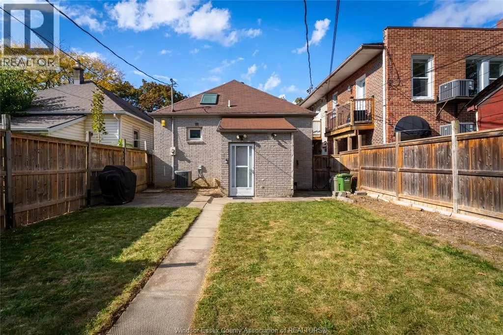 1204 LINCOLN