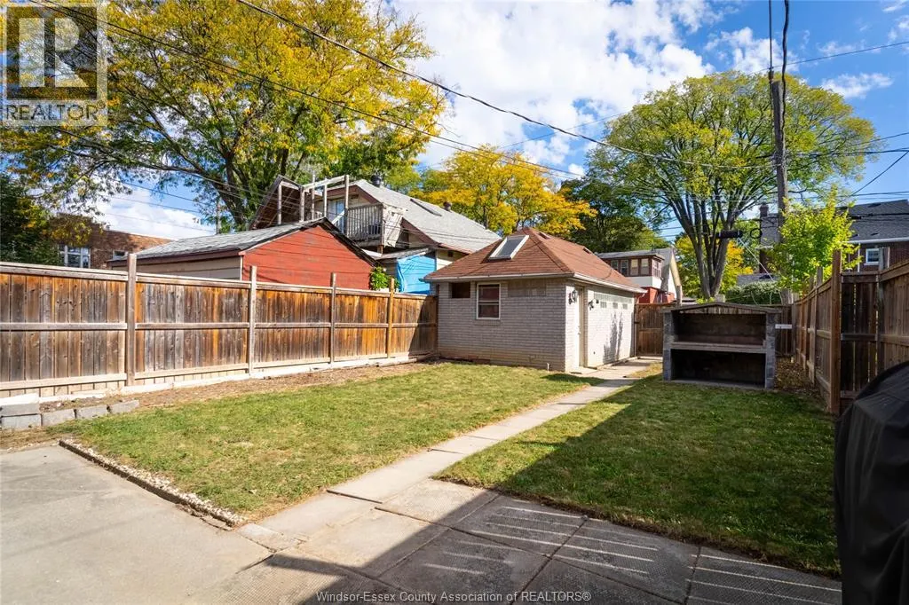 1204 LINCOLN