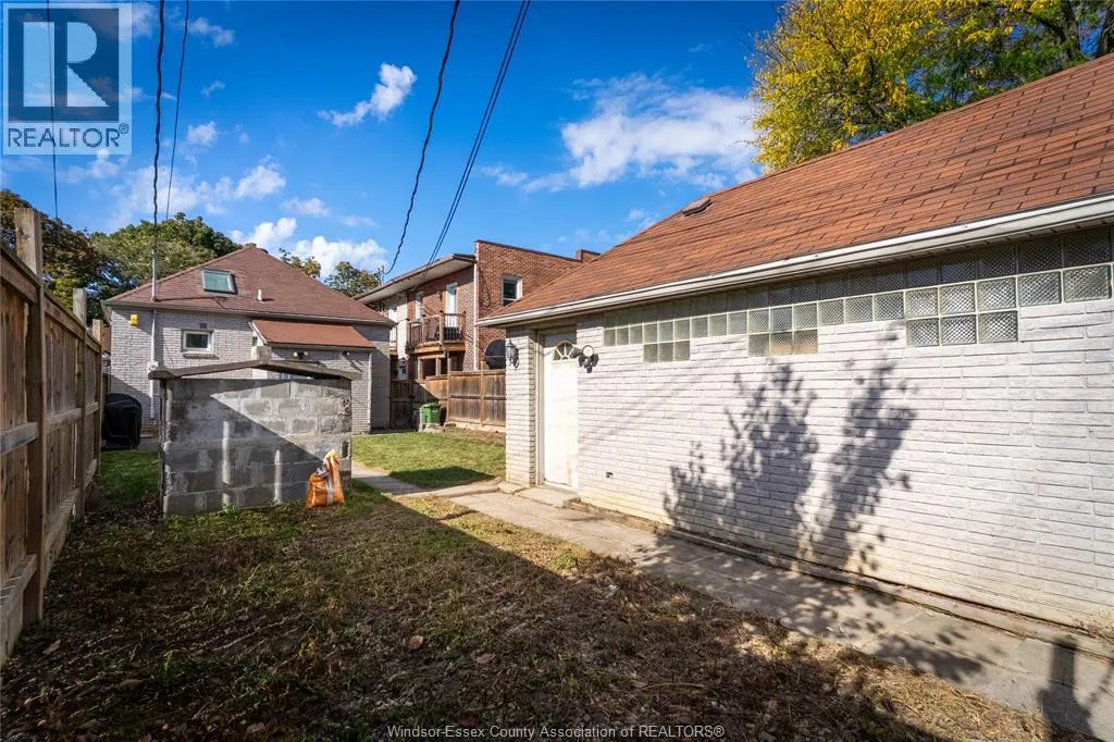 1204 LINCOLN