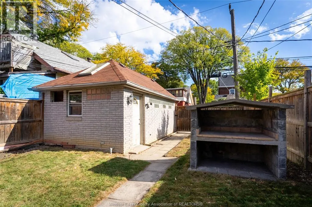 1204 LINCOLN