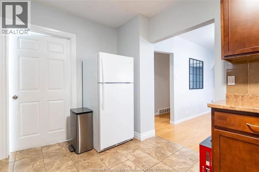 1204 LINCOLN