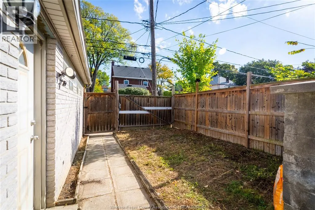 1204 LINCOLN