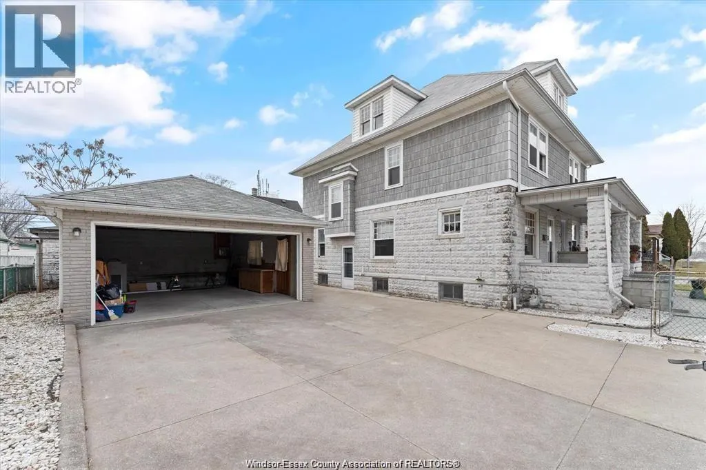 215 Pierre Ave