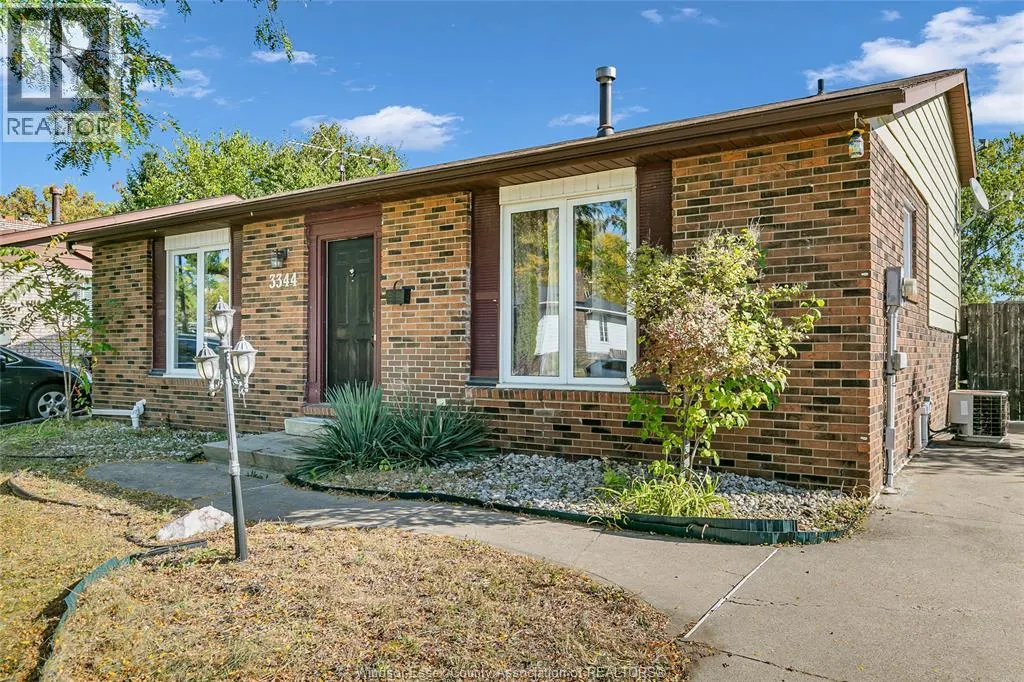 3344 PINEVIEW