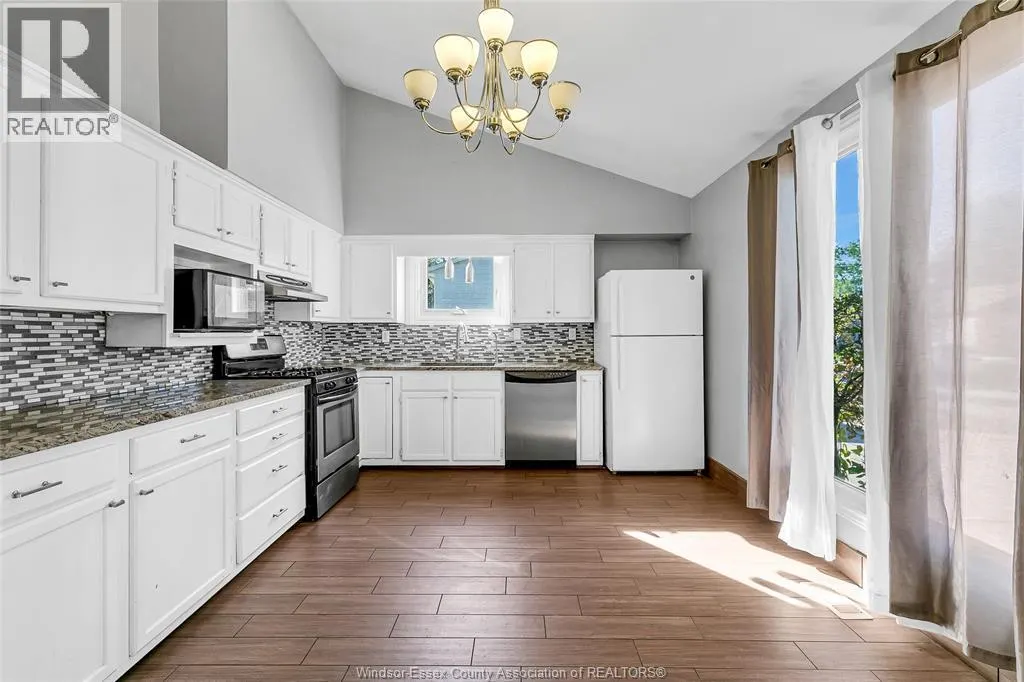 3344 PINEVIEW
